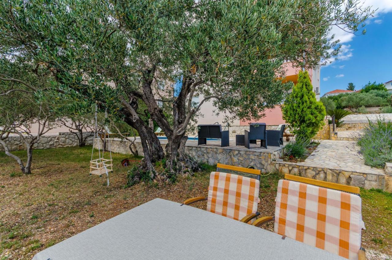 Apartments Melita Trogir Exterior foto