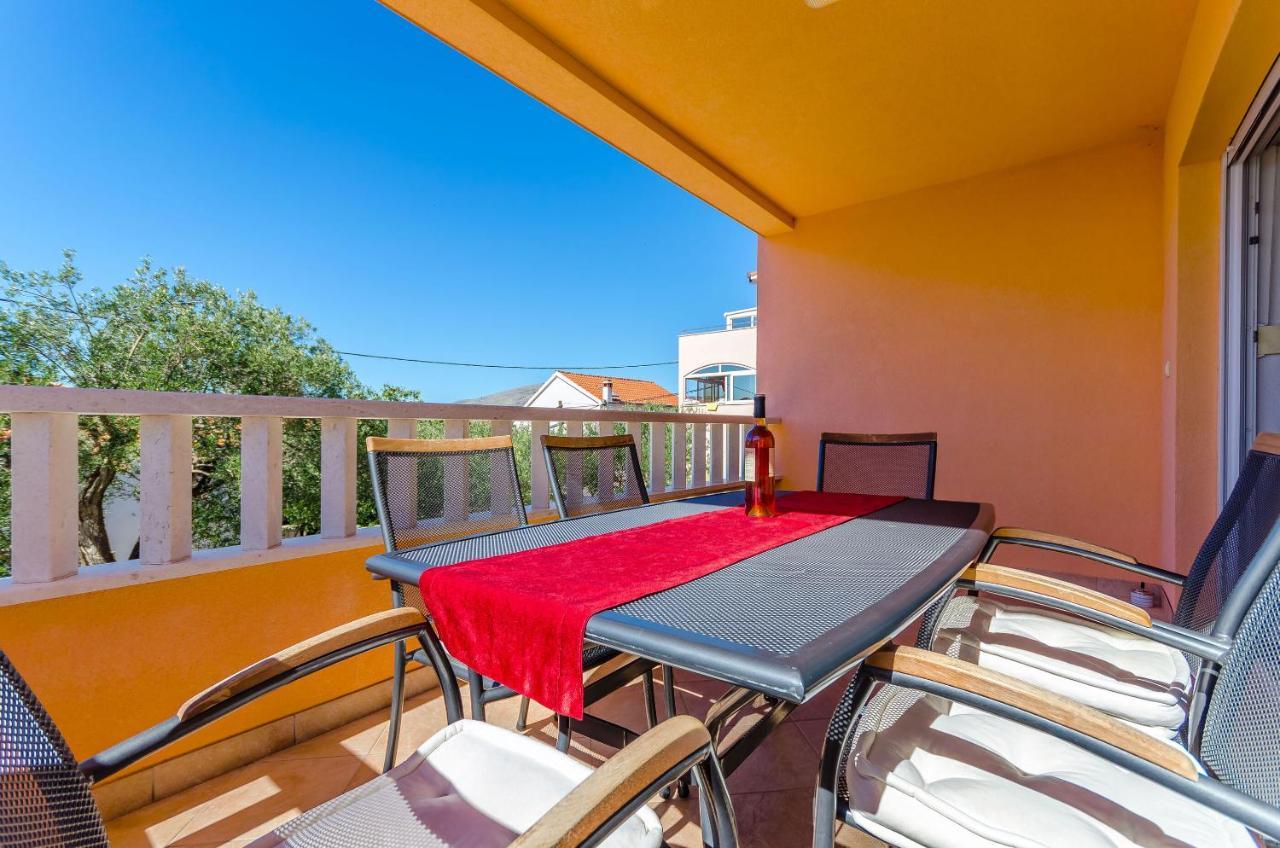 Apartments Melita Trogir Exterior foto